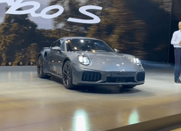 联华配资 新款保时捷911 Turbo S首发亮相 水平对置六缸配双电涡 700马力2.8秒破百
